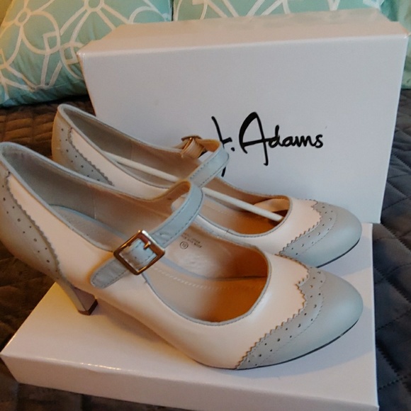 **New** Vintage style Oxford Kitten Heels/J Adams - Picture 2 of 4